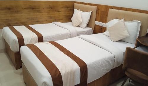 Deluxe Double Room (1 adult + 1 child)