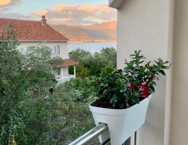 One-Bedroom Apartment with Balcony and Sea View