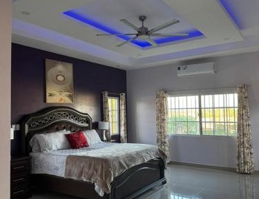 Room #1360948901
