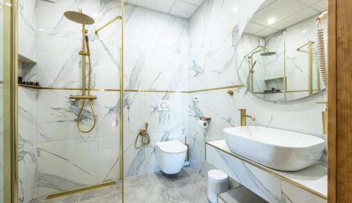 One-Bedroom Apartment with Balcony and Mountain View  