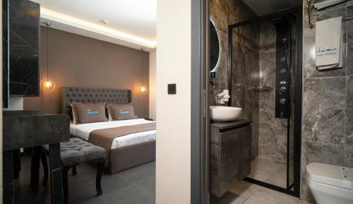 Family Room with Garden View