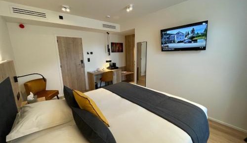 Large Double Room