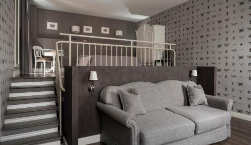 Loft - Split Level (4 Adults)