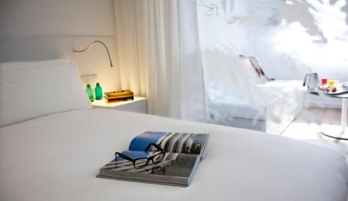 Premium King Room with Sofa Bed and City View