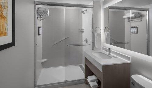 One Bedroom Kitchen Suite with Two Queen Beds and Sofa Bed