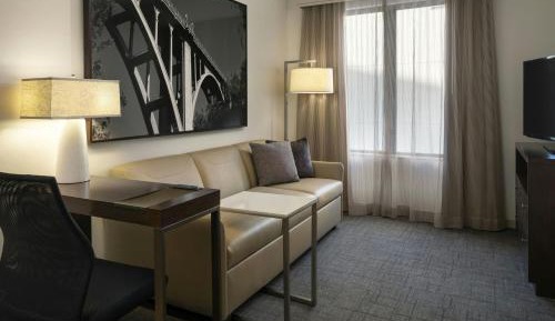 1 Bedroom Suite, 2 Queen, Sofa bed