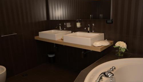 King Suite with Spa Bath