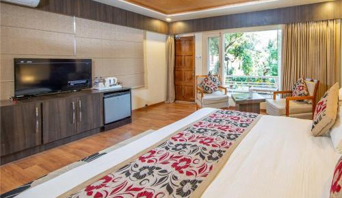 Elegant Chalet with Balcony