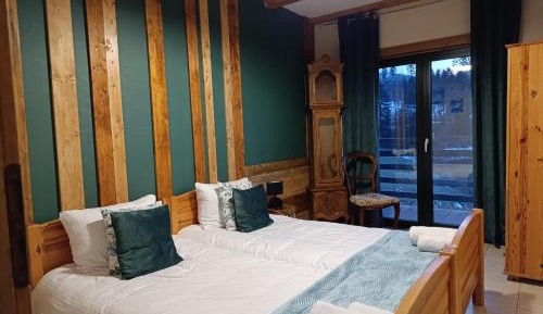 One-Bedroom Apartment with Balcony