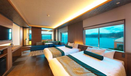 Deluxe Twin Room with Sea View