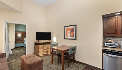 Two-Bedroom Suite with Bath Tub - Disability Access/Non-Smoking