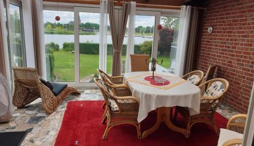 Apartment with Lake View