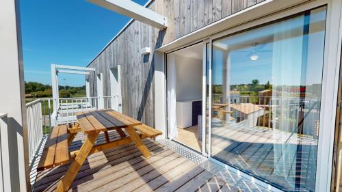 Apartment with Balcony