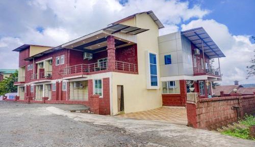 Family Room with Mountain View