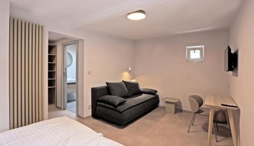 Double Room with Backyard View