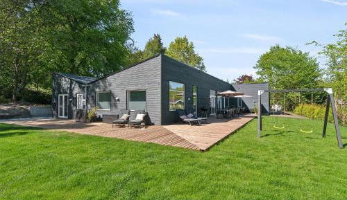 Eight-Bedroom Holiday Home