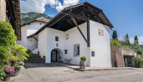 Superior One-Bedroom Apartment