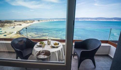 One-Bedroom Apartment with Sea View