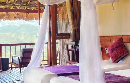 Premier Bungalow with Mountain View