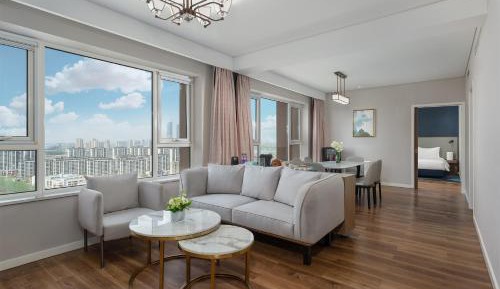 One-Bedroom King Suite