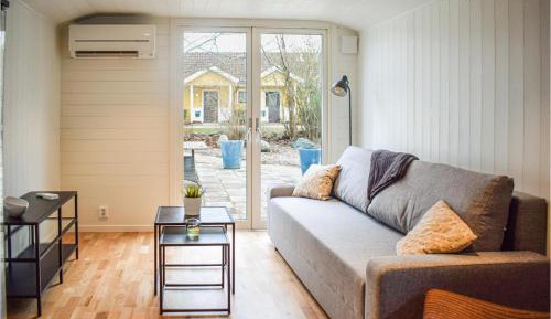 One-Bedroom Holiday Home