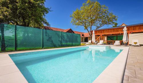 Three-Bedroom Vacation Home 