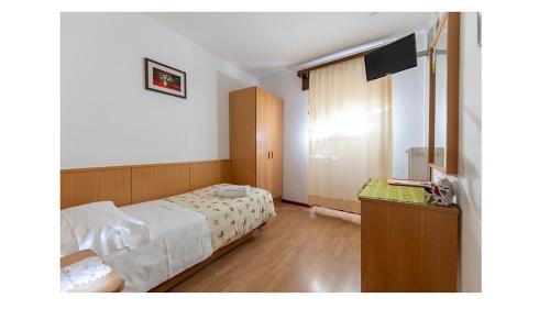 Classic Single Room with Balcony