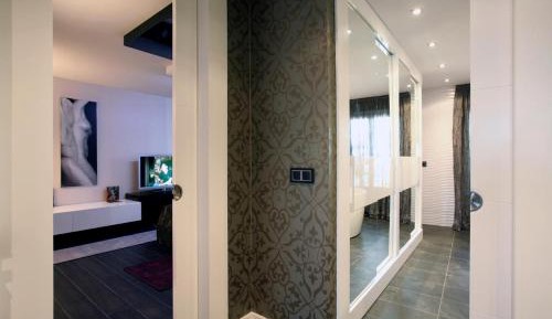 Deluxe One-Bedroom Apartment with Park View