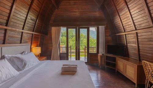 Double Room with Mountain View