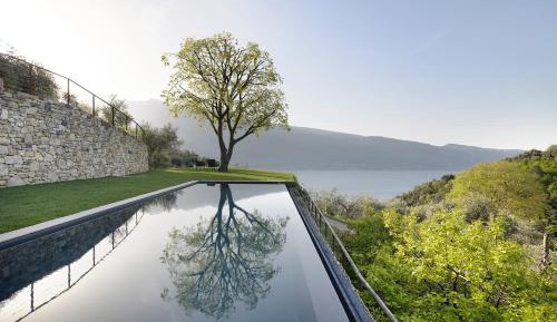 Superior One-Bedroom Apartment