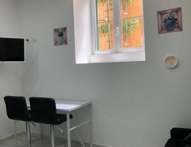 One-Bedroom Deluxe Apartment