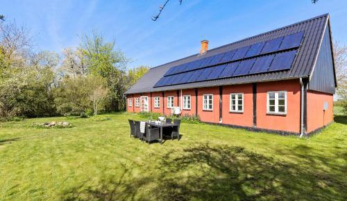 Four-Bedroom Holiday Home