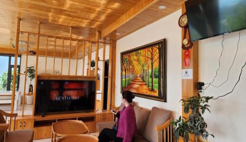 Apartment with Mountain View