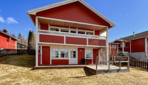 Three-Bedroom Holiday Home 