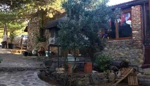 Deluxe Double Room (2 Adults + 1 Child)