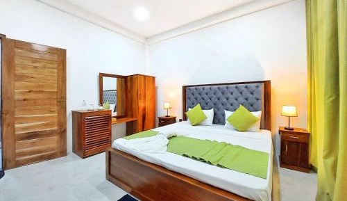 Family Room with Mountain View