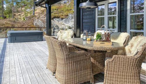 Four-Bedroom Holiday Home