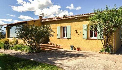 Three-Bedroom Vacation Home 