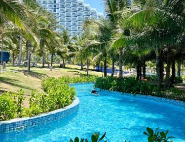 Apartment with Lake View