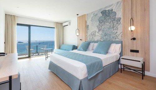 Family Room with Sea View (2 Adults + 2 Children)