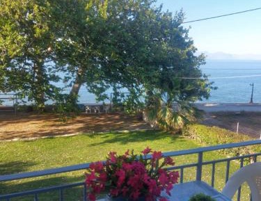 Deluxe Triple Room with Sea View