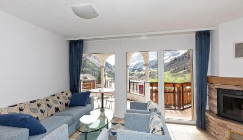 One-Bedroom Apartment with View