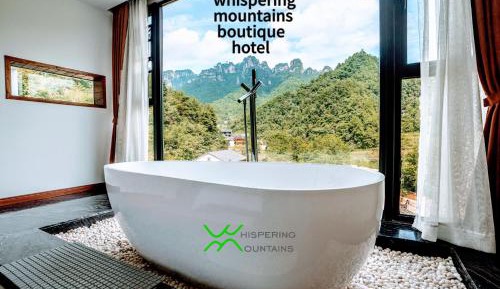 Whispering Mountain - Suite with Mountain View and Tub