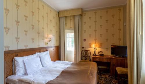 Deluxe Double or Twin Room with Balcony