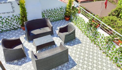 Four-Bedroom Deluxe Apartment