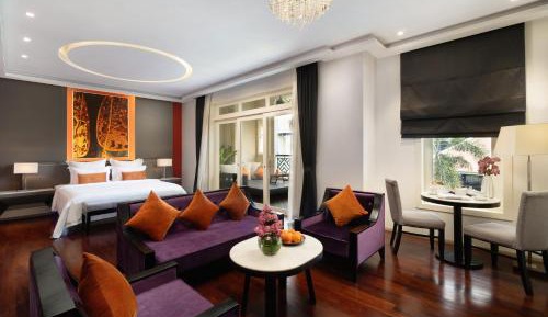 Luxury King Suite Pool View