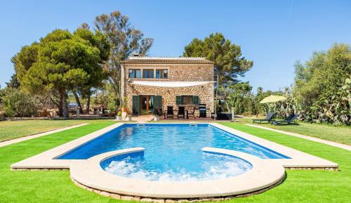 Villa with Garden View