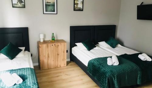 Quadruple Room with Private Bathroom