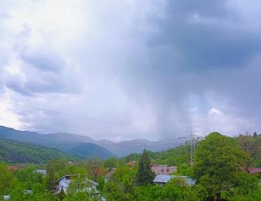 Deluxe Room (2 Adults + 1 Child)