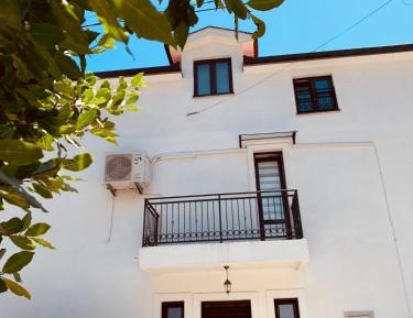 One-Bedroom Apartment with Sea View
